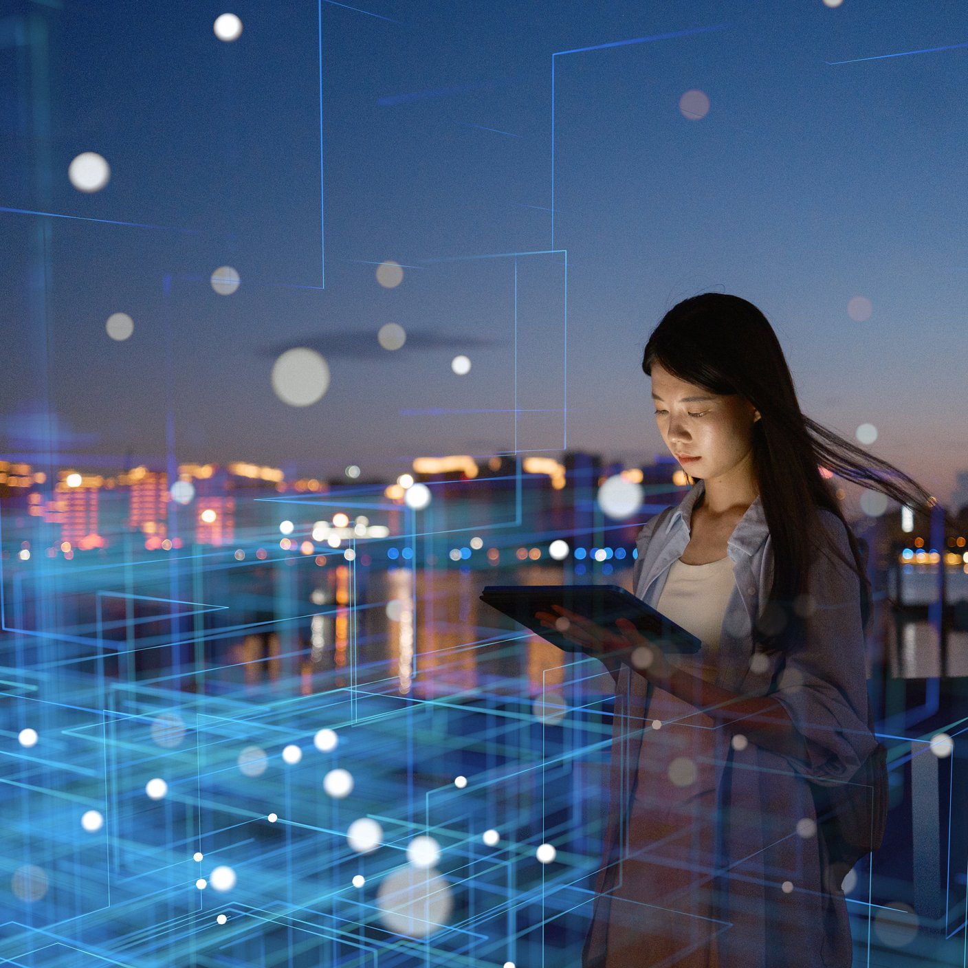 Women looking at tablet 